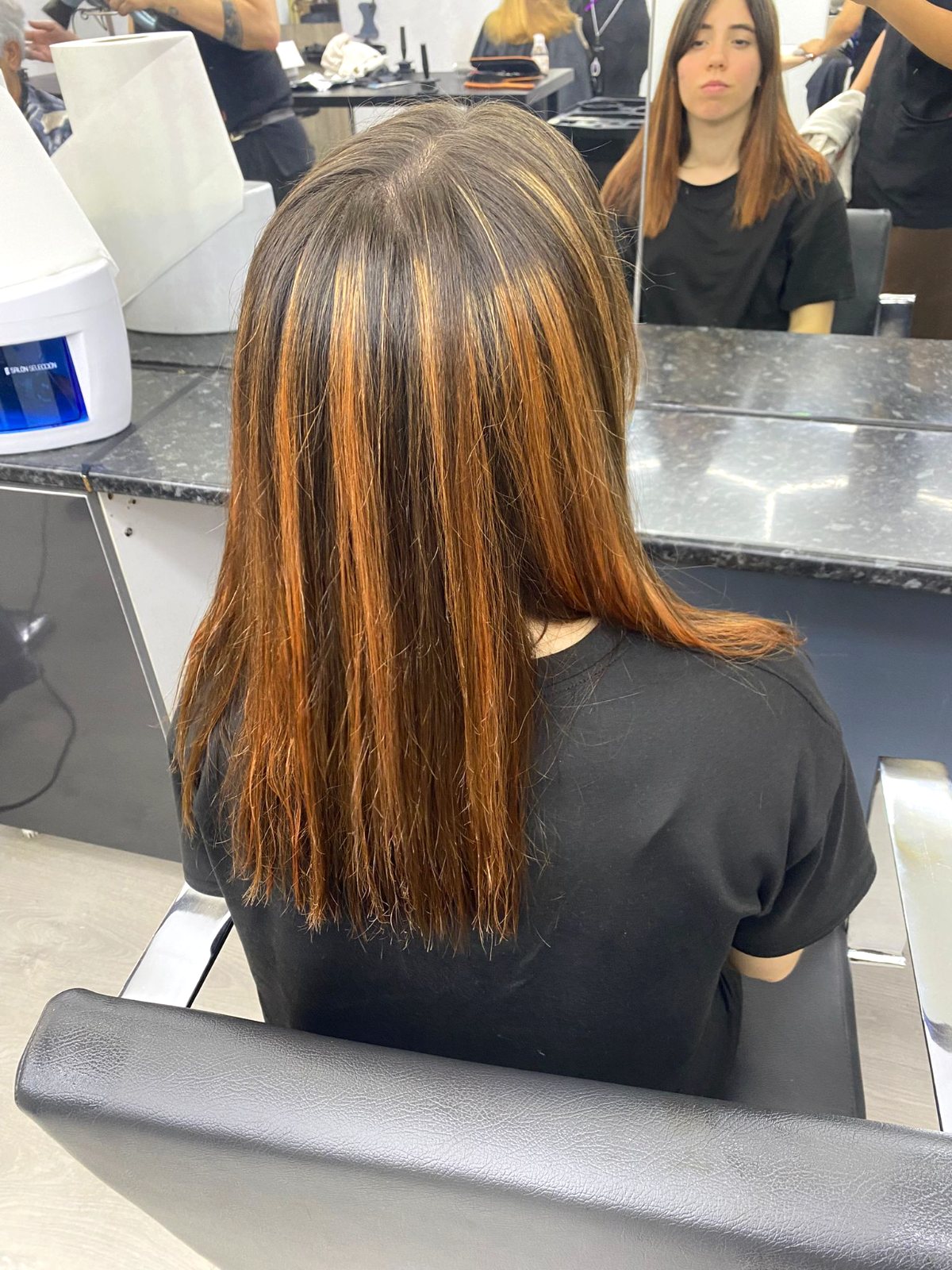 Mechas cobrizas realizadas por el alumnado de Academia Yanes Gallardo, Tenerife