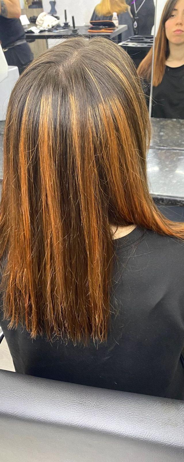 Mechas cobrizas realizadas por el alumnado de Academia Yanes Gallardo, Tenerife